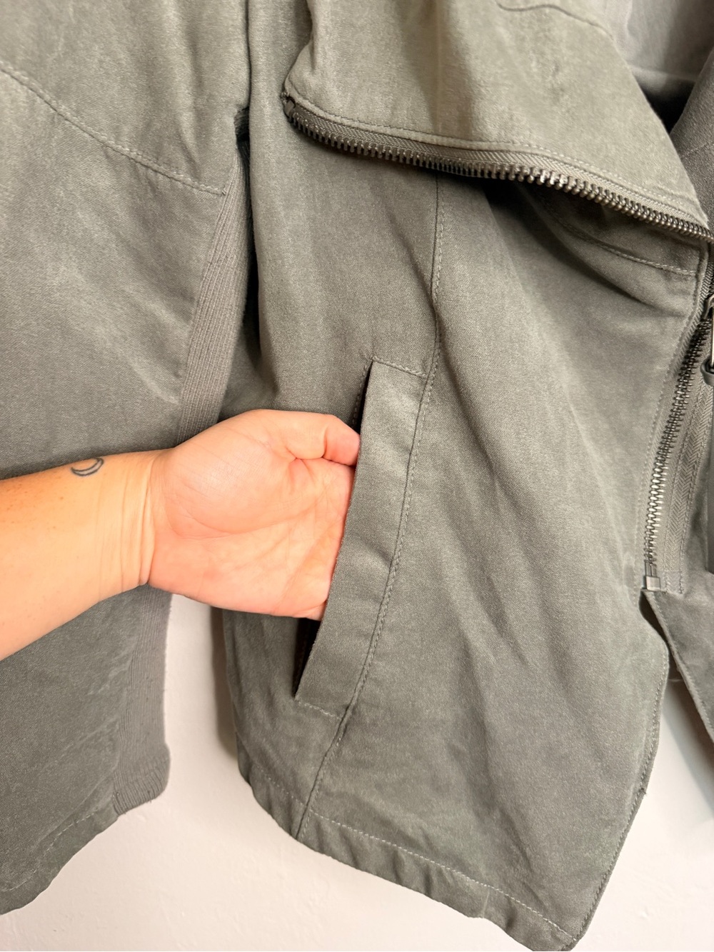 H&M Divided Gray Faux Suede Drape Moto Jacket Size 16 - Picture 3 of 11